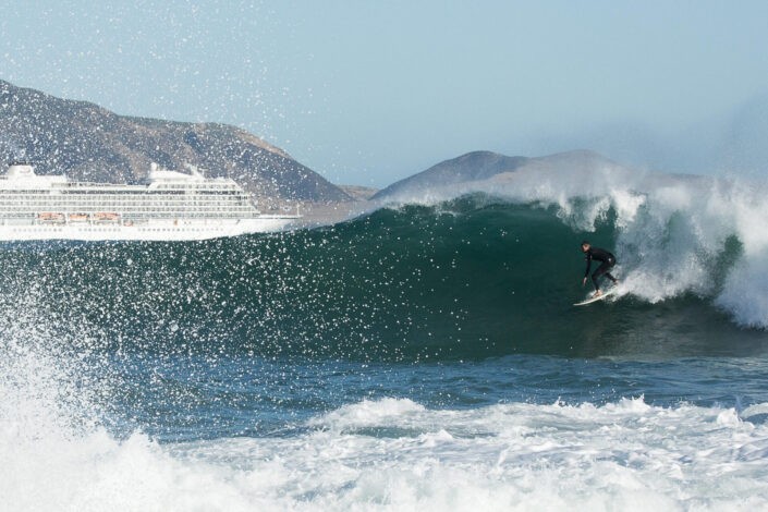 surfer with cruise ship wellington photography